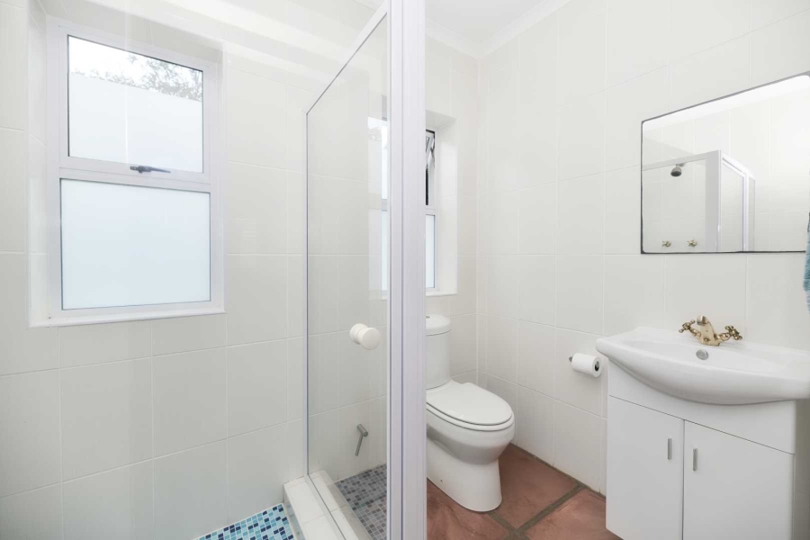 5 Bedroom Property for Sale in Fernkloof Estate Western Cape